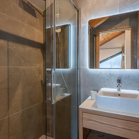 Moderne A Morzine, 12 Pers, 5 Ch, Proche Centre מורזין